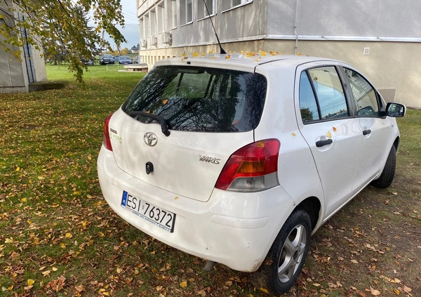 Toyota Yaris cena 9999 przebieg: 254700, rok produkcji 2009 z Trzciel małe 7